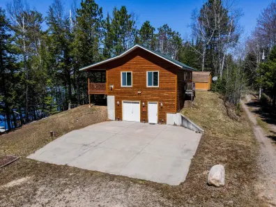 Van Zile Lake house picture