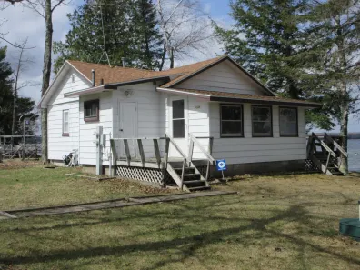 Metonga Lake house picture