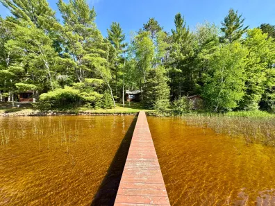 Boot Lake house picture