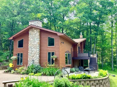 Soo Lake house picture