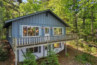 Black Oak Lake house picture