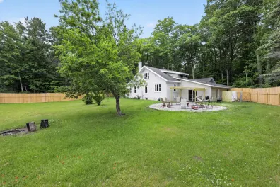 Fence Lake house picture