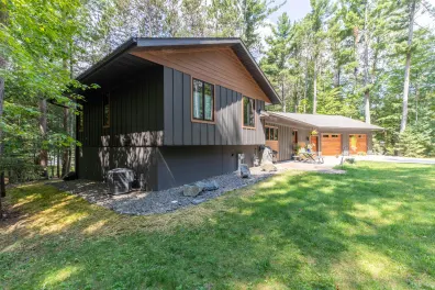 Lake Thompson Property 4253 Circle Dr Photo 2