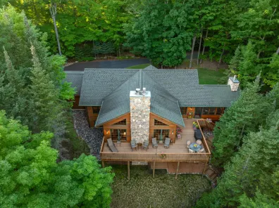 Two Sisters Lake house picture
