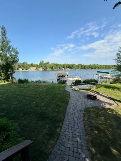 Arbutus Lake (C) Property 635 Arbutus Point Ln Photo 2