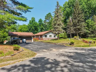 Deerskin Lake Property 2775 Star Rd Photo 2