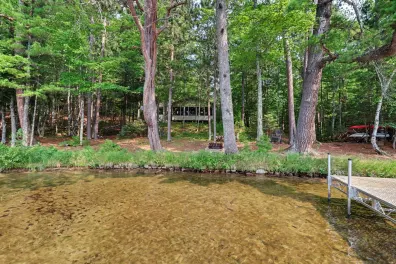Two Sisters Lake house picture