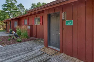 Voyageur Lake house picture