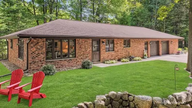 Undocumented Lake house picture