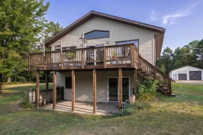 Undocumented Lake house picture