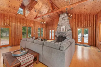 Squirrel Lake house picture