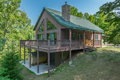 Trude Lake house picture