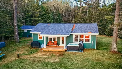 Pioneer Lake house picture