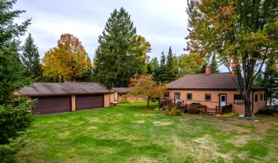 Fence Lake house picture