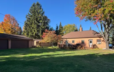 Fence Lake house picture