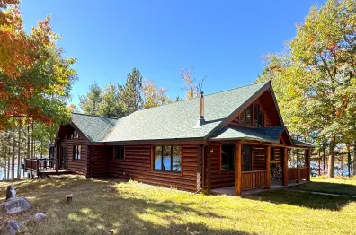Fisher Lake house picture