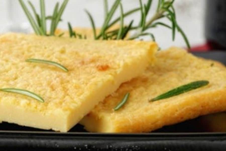 Faina de queso con masa licuada