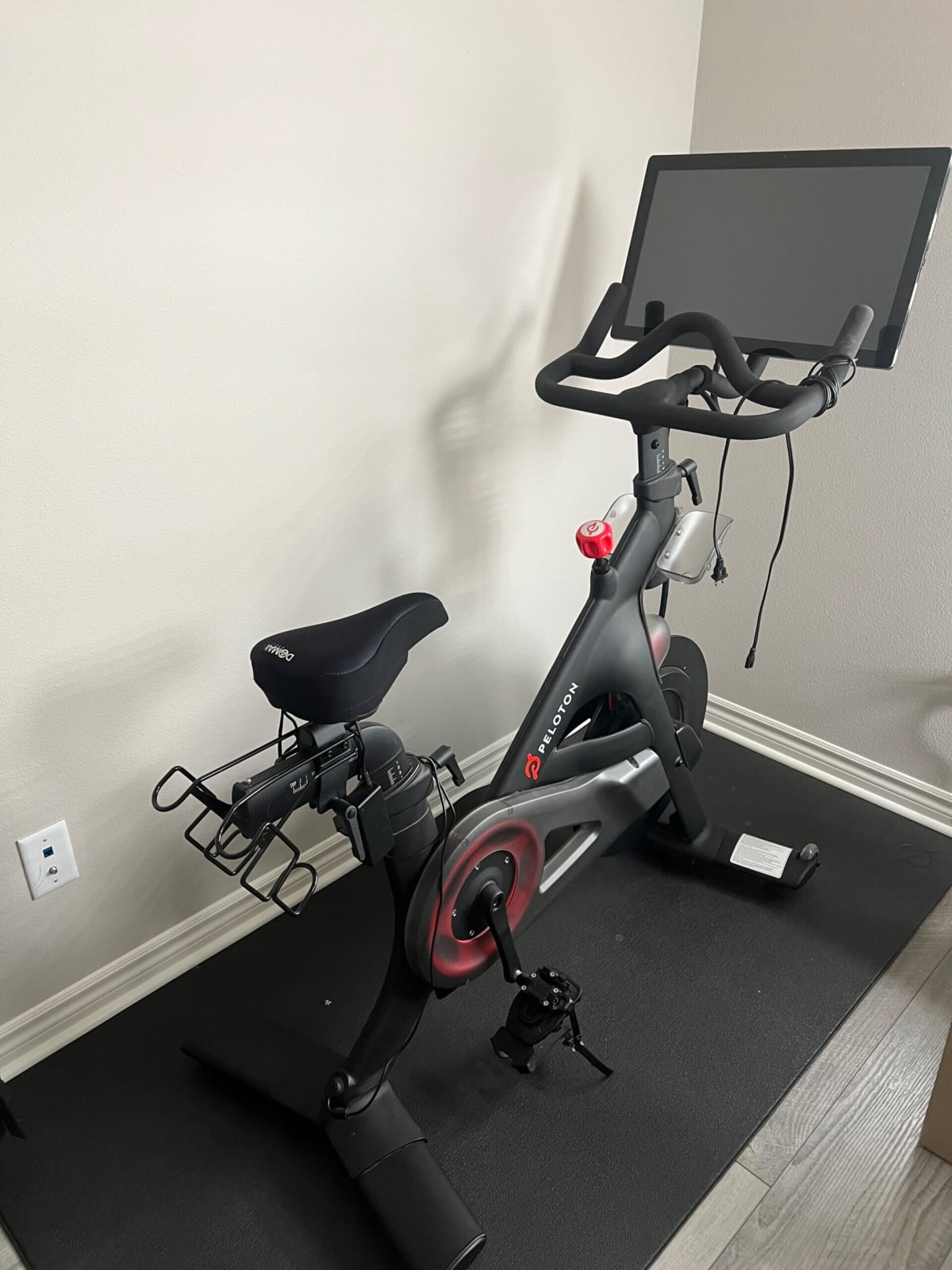 Like-New 2020 Peloton Bike 2nd Gen, ~18 Rides, Duarte