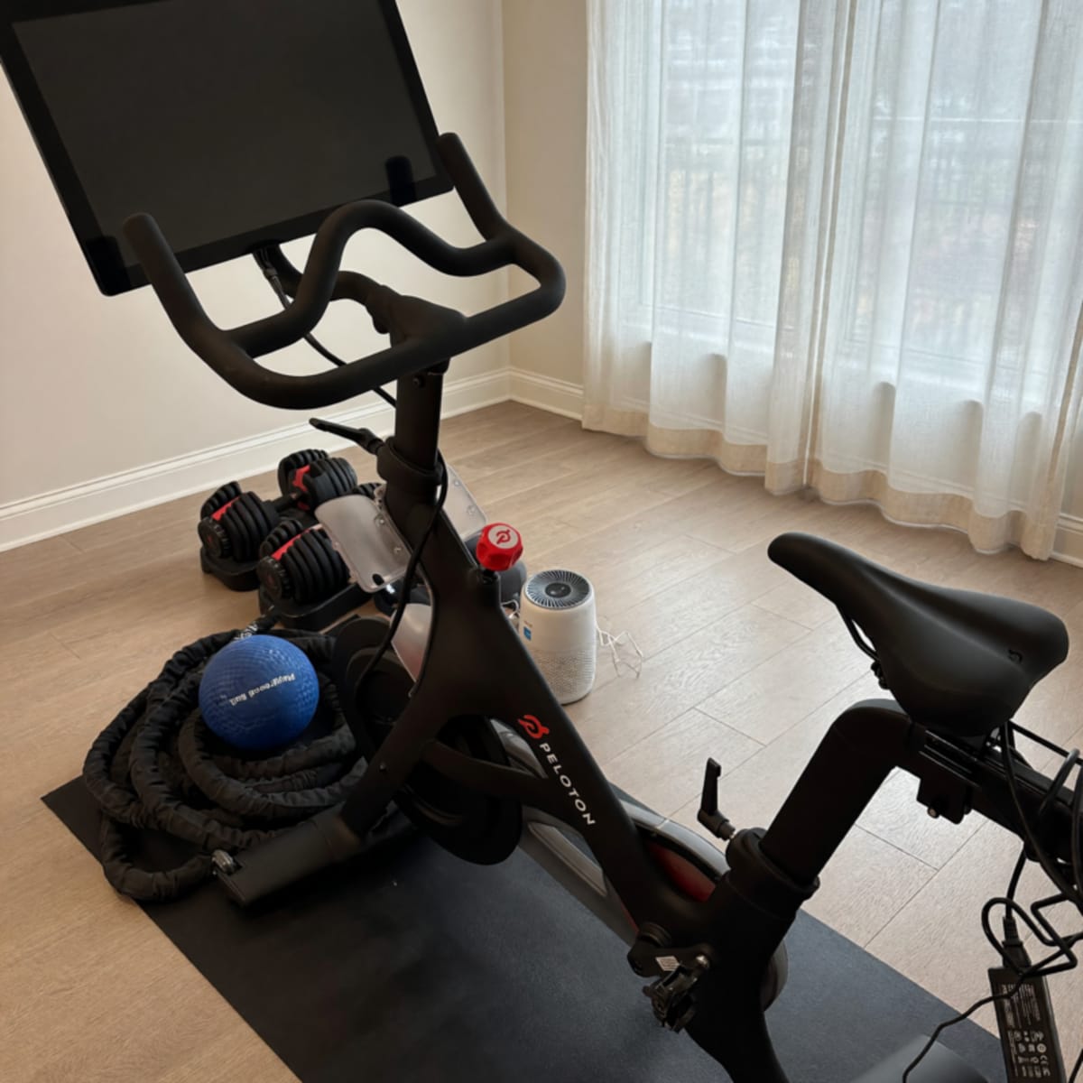 Peloton Bike 2nd Gen 2020 – 328 Rides – New Albany, OH