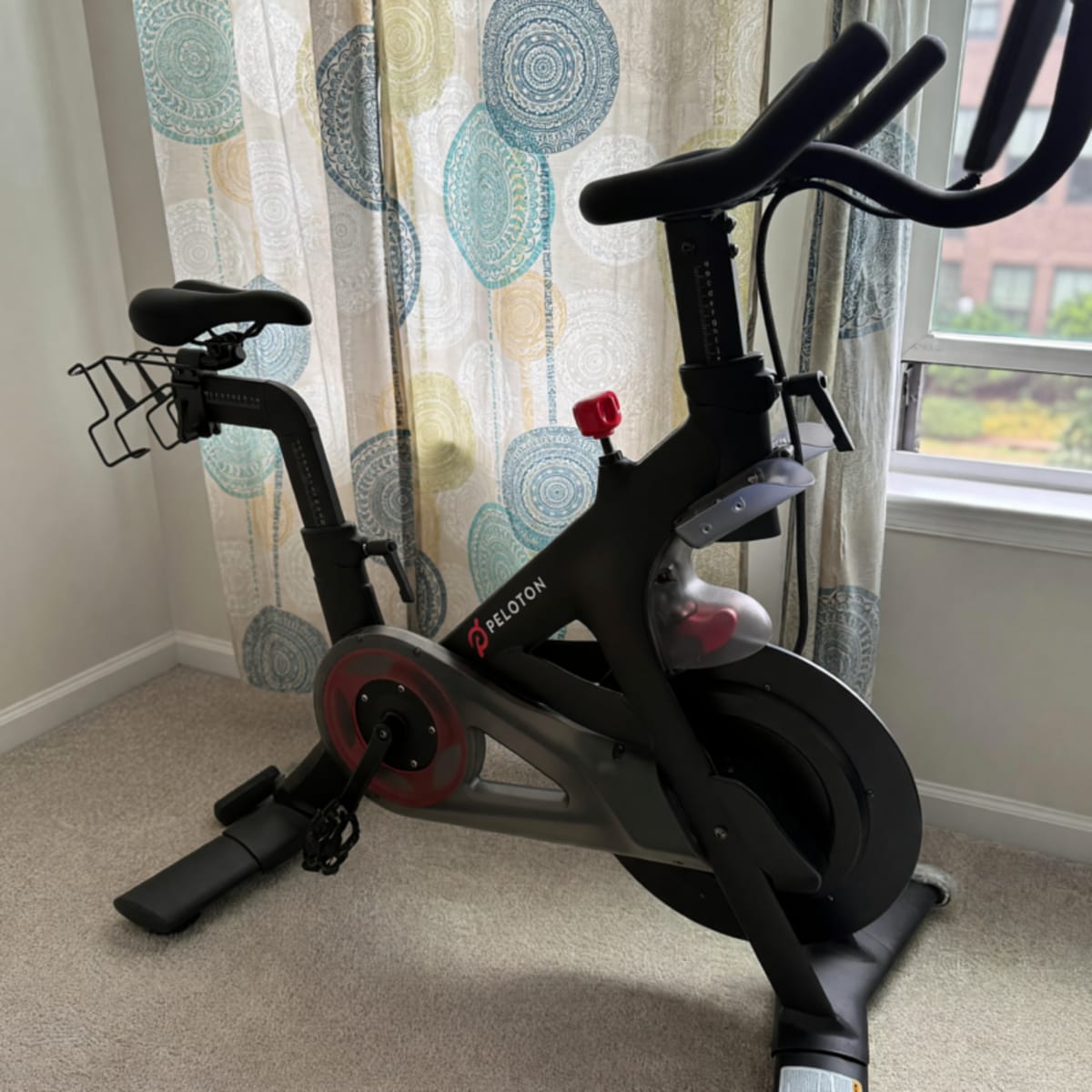 Peloton Bike 2nd Gen, Excellent Cond., 2020, Ashburn
