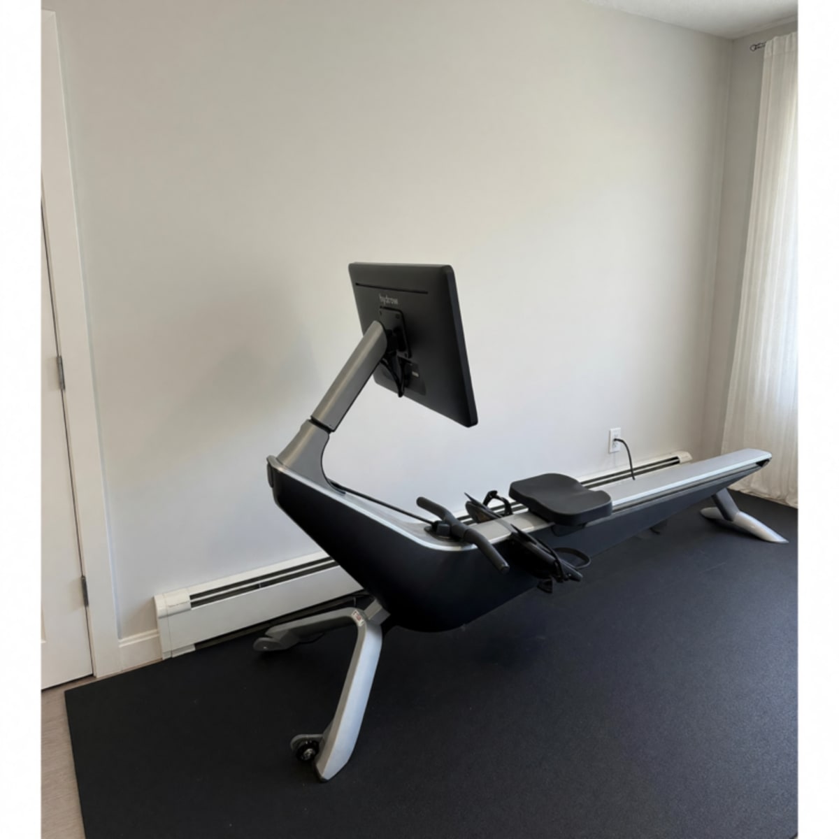 Barely Used 2021 Hydrow Pro Rowing Machine – New York