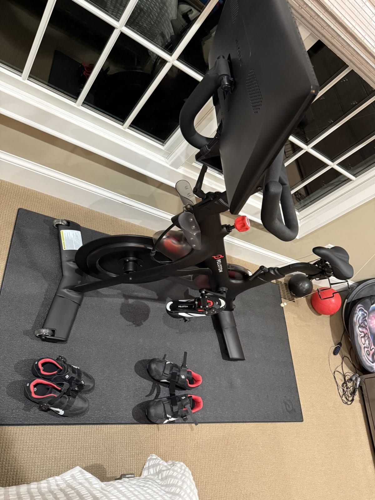 2020 Peloton Bike 2nd Gen – Excellent Condition!