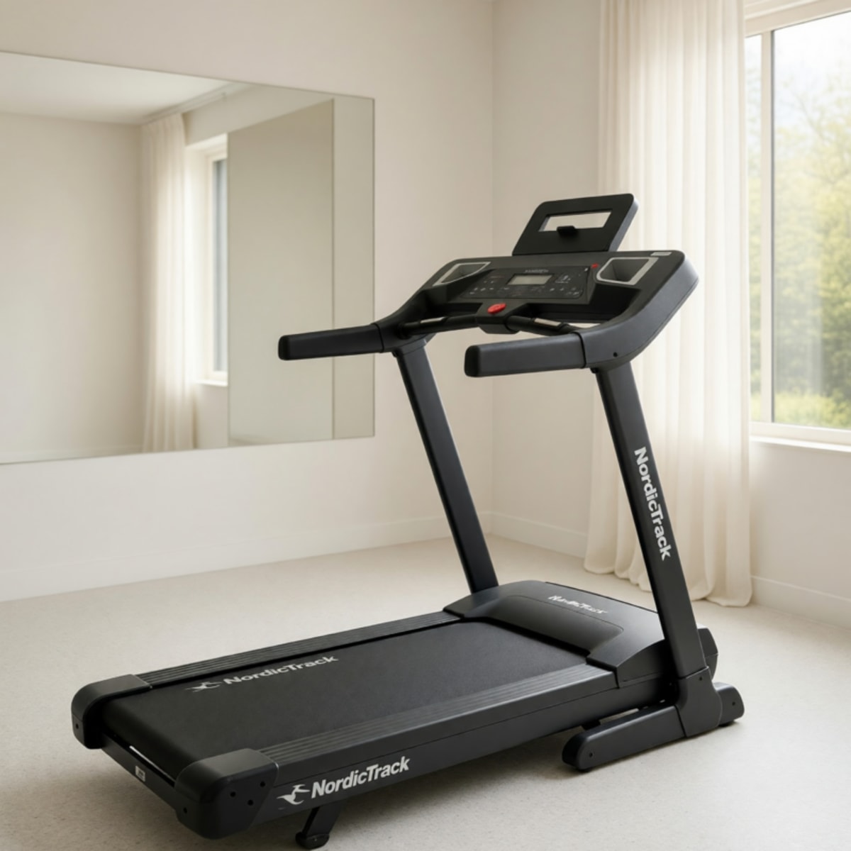 2025 NordicTrack T5 Folding Treadmill Excellent Condition Low Usage – Aldie, VA