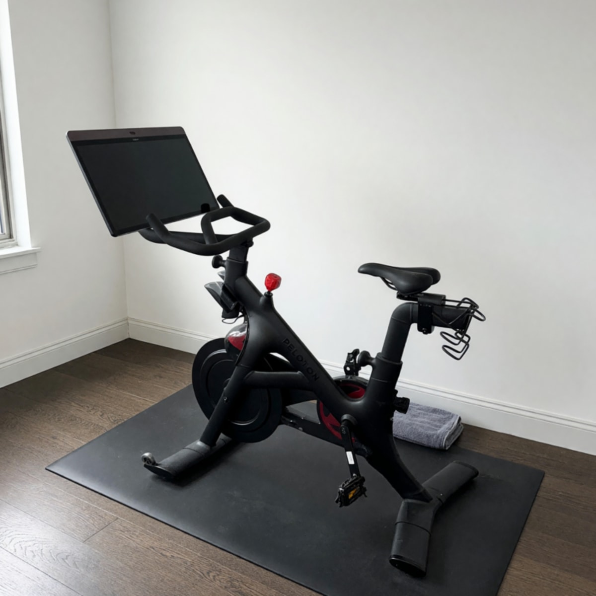 2020 Peloton Bike Plus Very Good Condition with Mat and Shoes – North Andover, MA