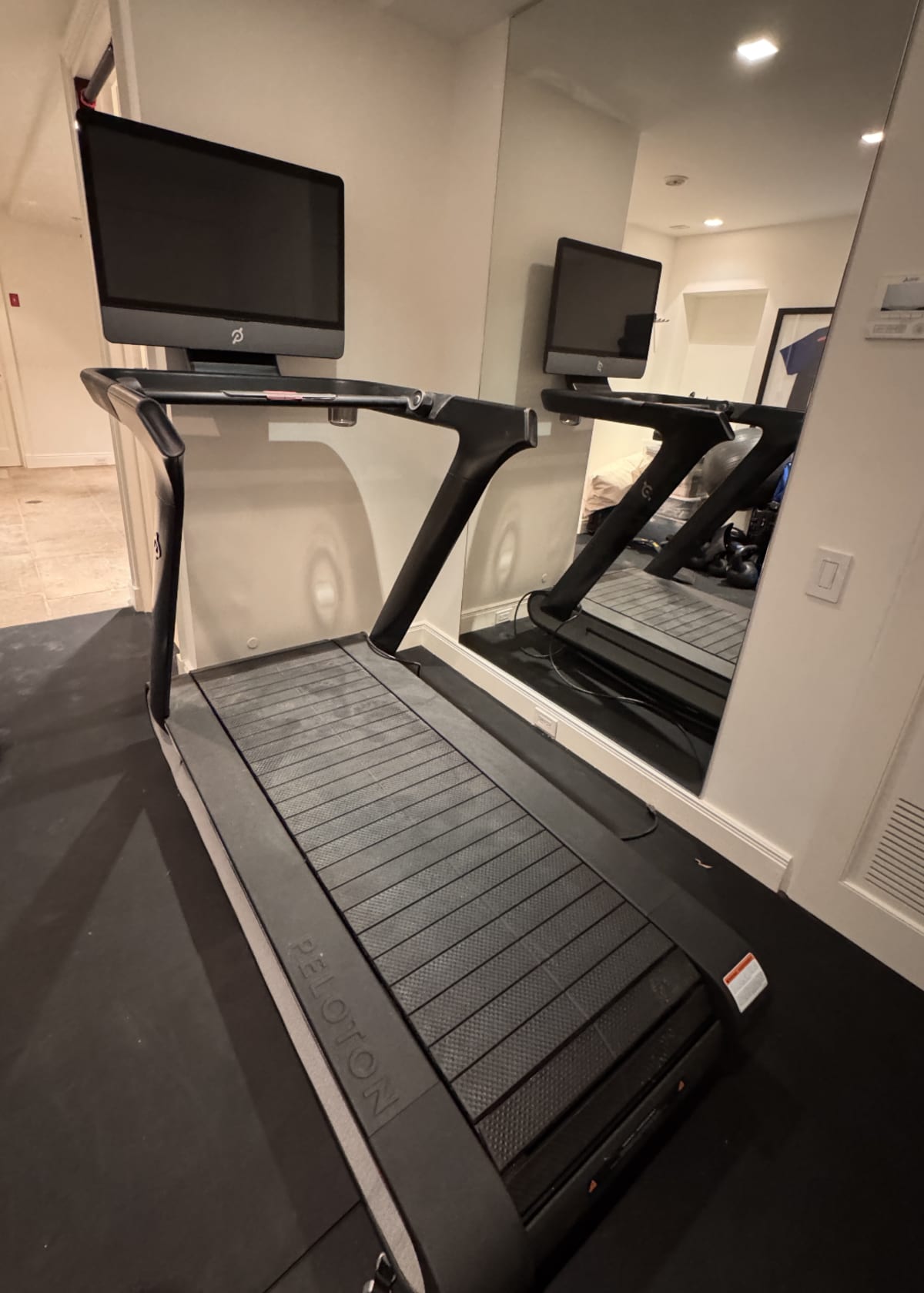 2024 Peloton Tread + Excellent Condition 0-50 Rides – New York, NY