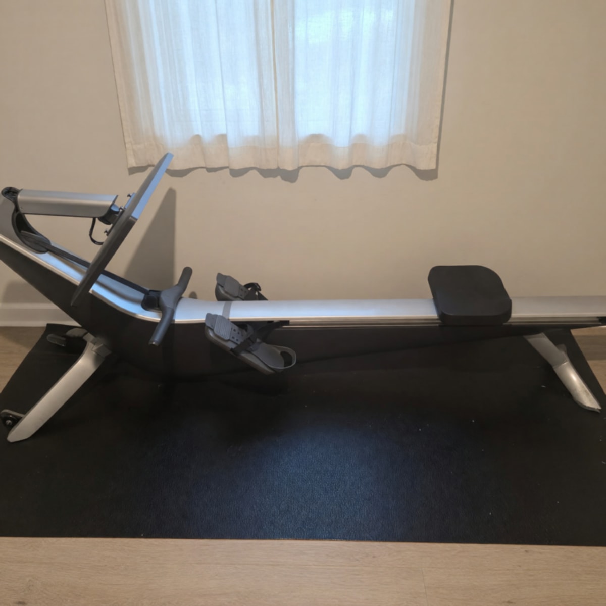 2022 Hydrow Pro Rowing Machine Excellent Condition 0-50 Rides – Spring Valley, CA