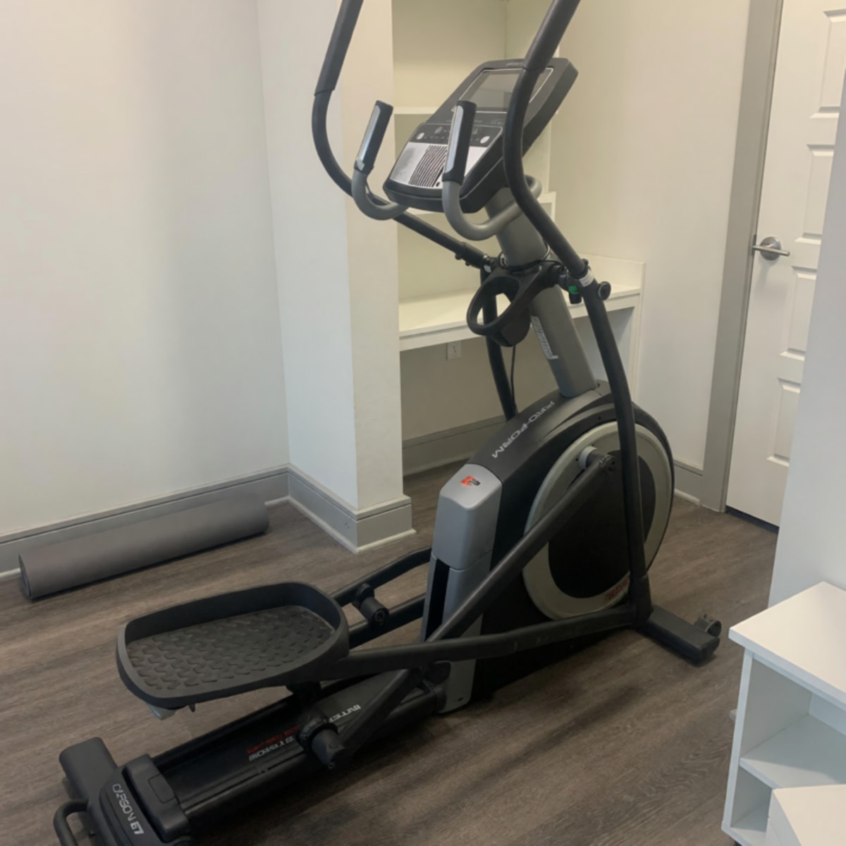 2021 Good Condition Pro-Form Carbon E7 Elliptical with Fan – Austin, TX