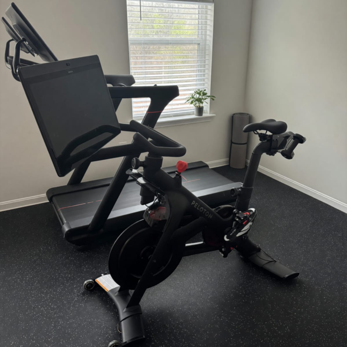 2024 Peloton Tread Excellent Condition with Mat and Weights – Salisbury, MD