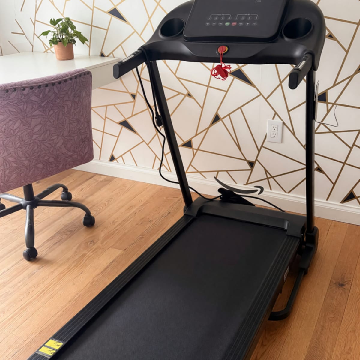 2025 ATEEDGE Home Treadmill 3.0 HP Folding 300 Lb Capacity Excellent Condition – East Aurora, NY