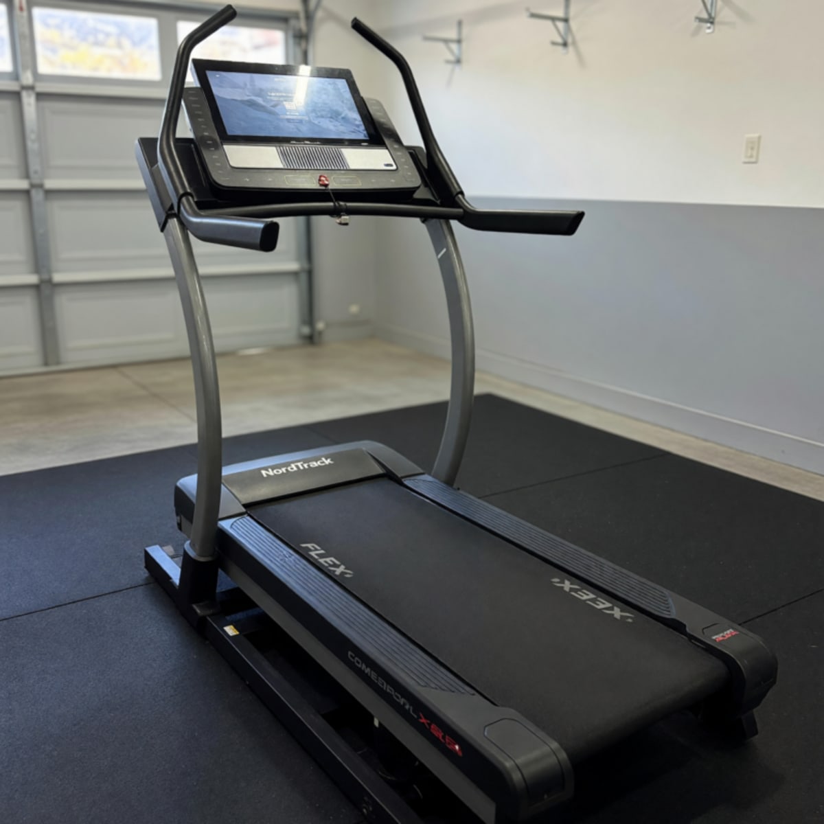 2022 NordickTarck XE2i Commercial Treadmill in Good Condition – Ashburn, VA