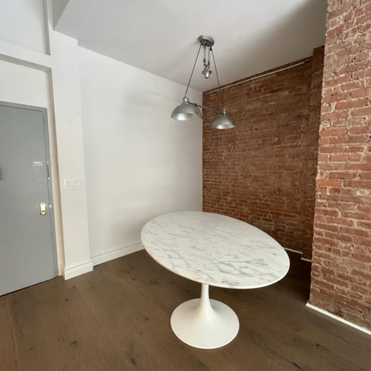 Like-New Modway Oval Marble Dining Table White 78.5 Inches – New York, NY