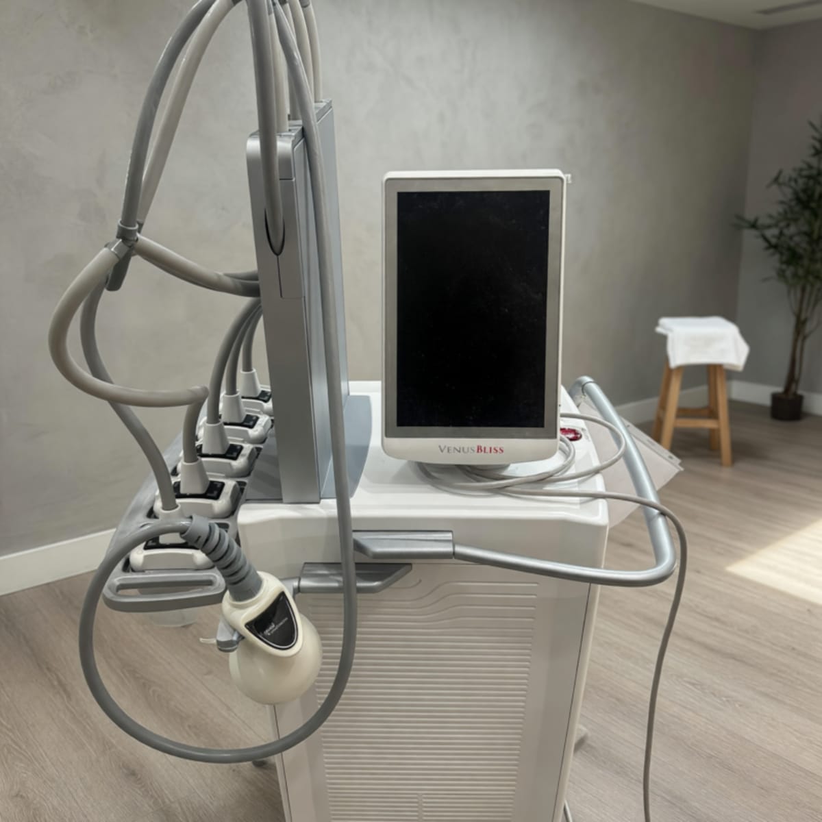 2020 Excellent Condition VENUSCONCEPT RF Body Sculpting 200W 1 Applicator – Purcellville, VA