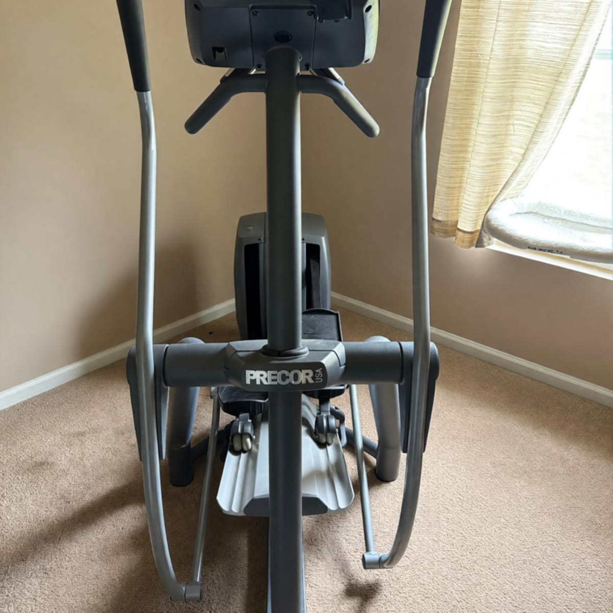 2013 Precor Elliptical EFX 5.23 – Like New, Self-Powered – Lebanon, TN