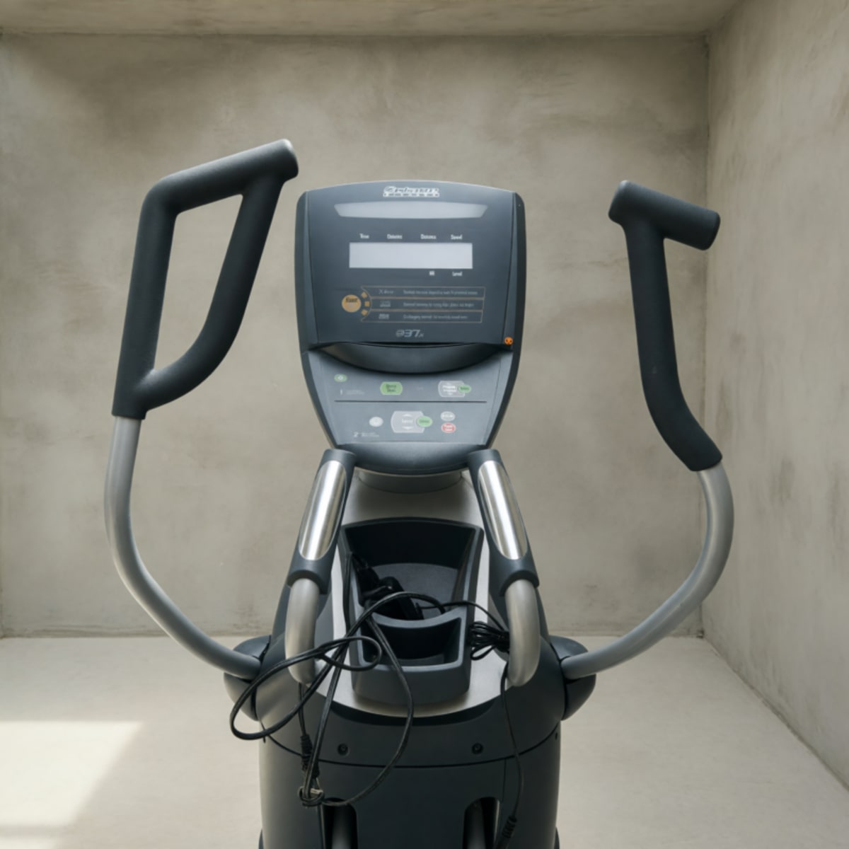 2012 Octane Fitness Q37x Elliptical – Good Condition, Digital Display – Phoenix, AZ