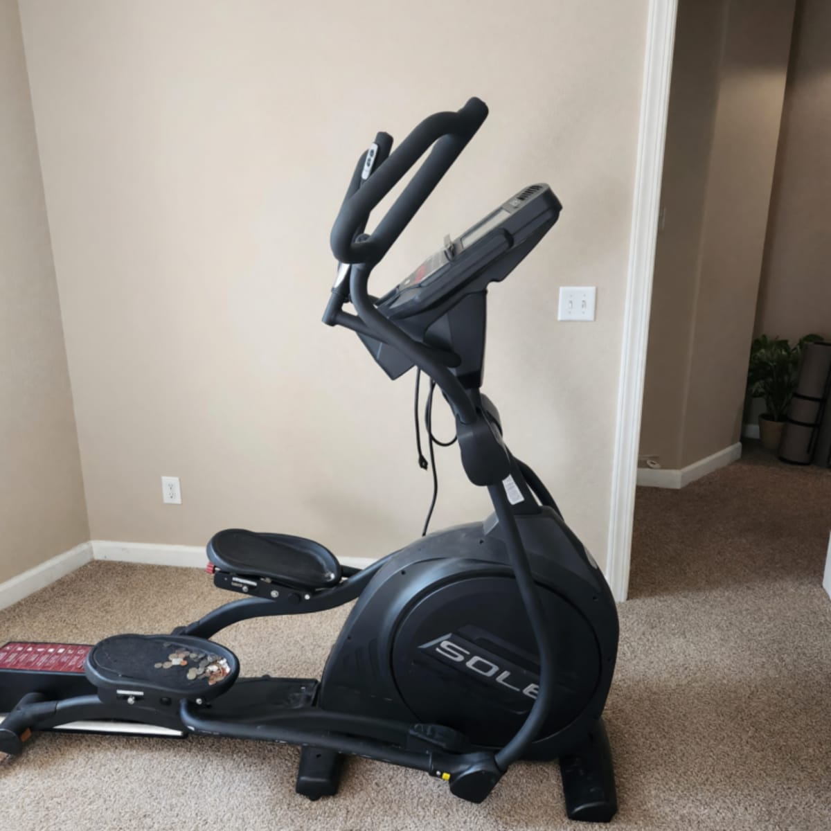 2016 Sole E95 Elliptical – Like New, 400 Lbs Max Weight – Memphis, TN