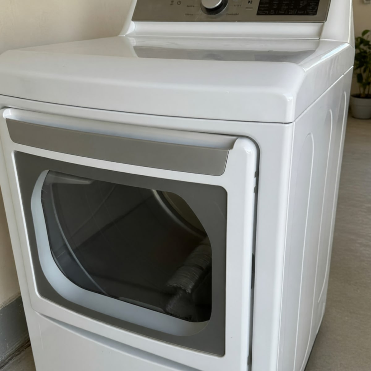 2023 LG Electric Dryer – Like New, 7.3 Cu Ft, White – North Las Vegas, NV