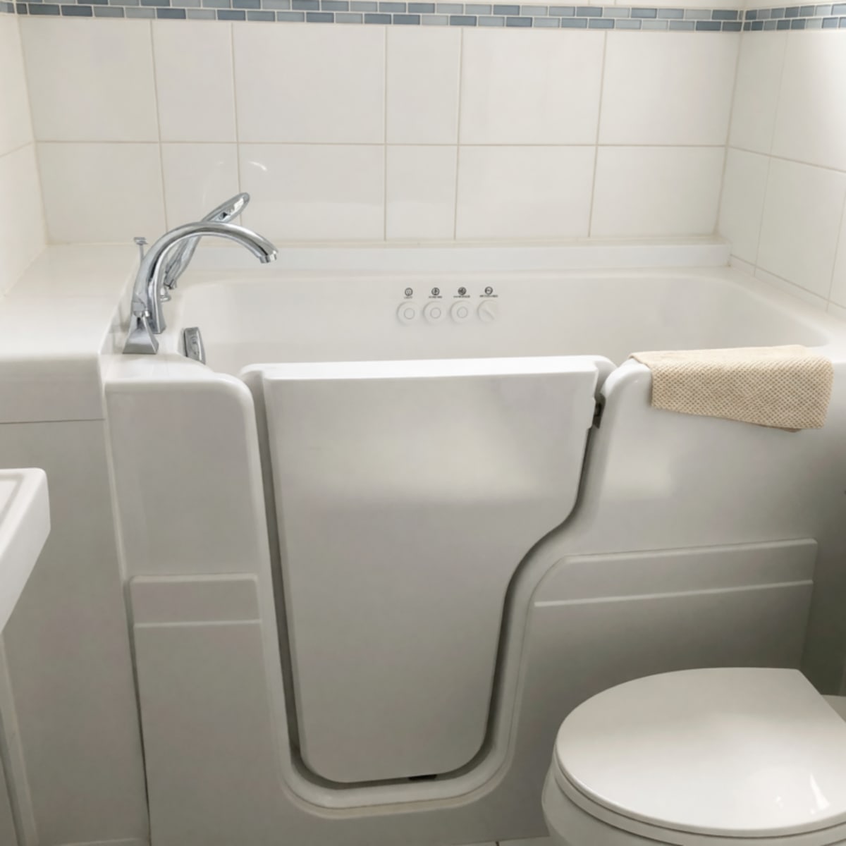 Jaccuzzi LW50 Indoor Hot Tub – Like New Condition – Manchester Township, NJ