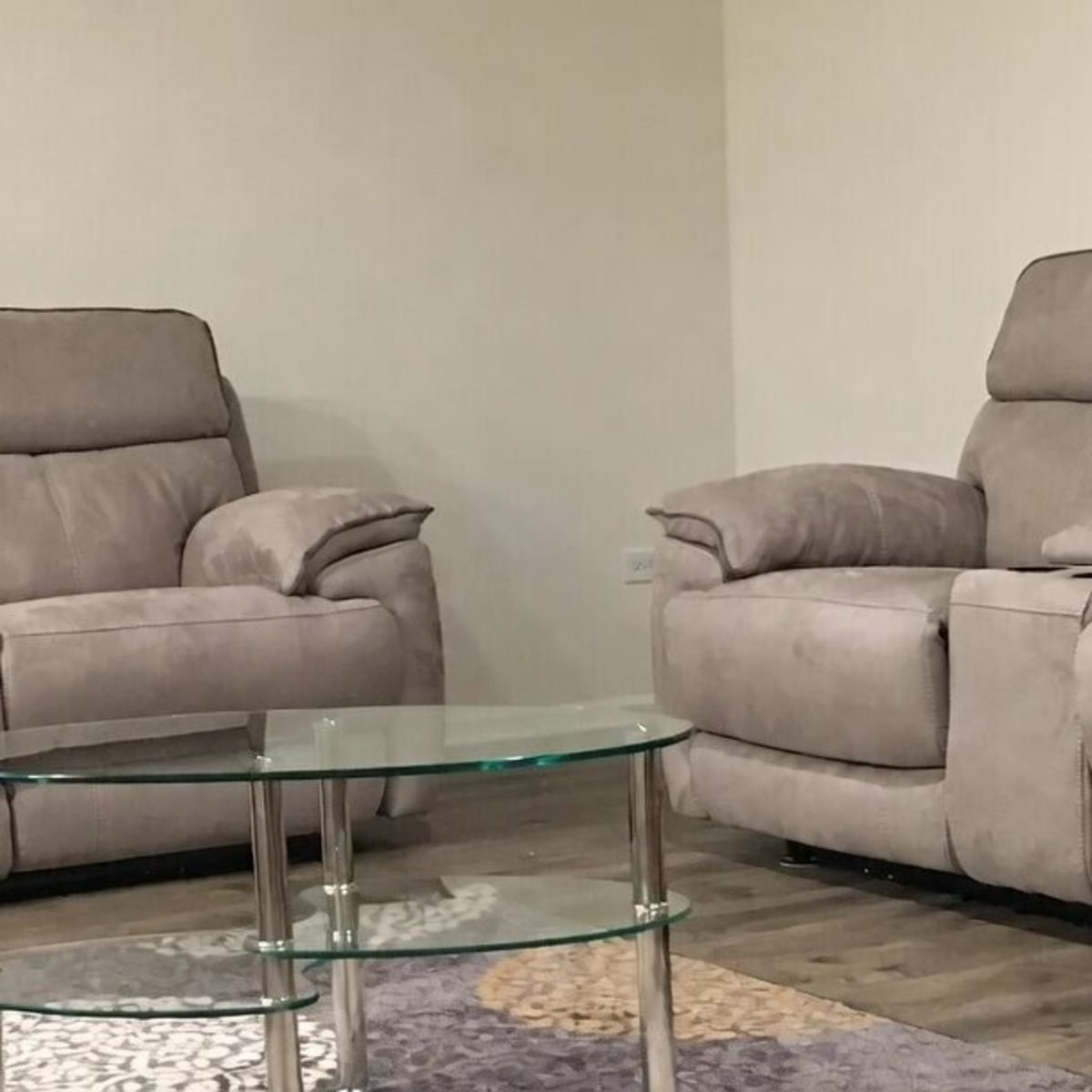 2018 Bob’s Furniture Power Reclining Sofa Set 3+2 – Good Condition – Naperville, IL