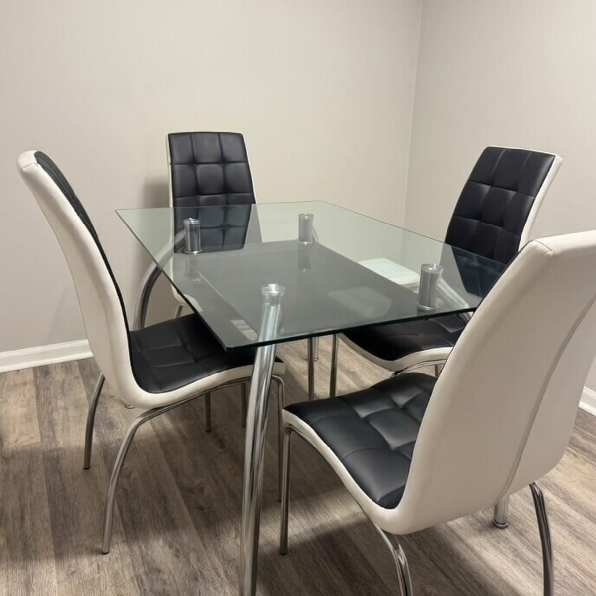 Modern Glass Dining Table with 4 Chairs – Like New, Black & White – Hammond, IN