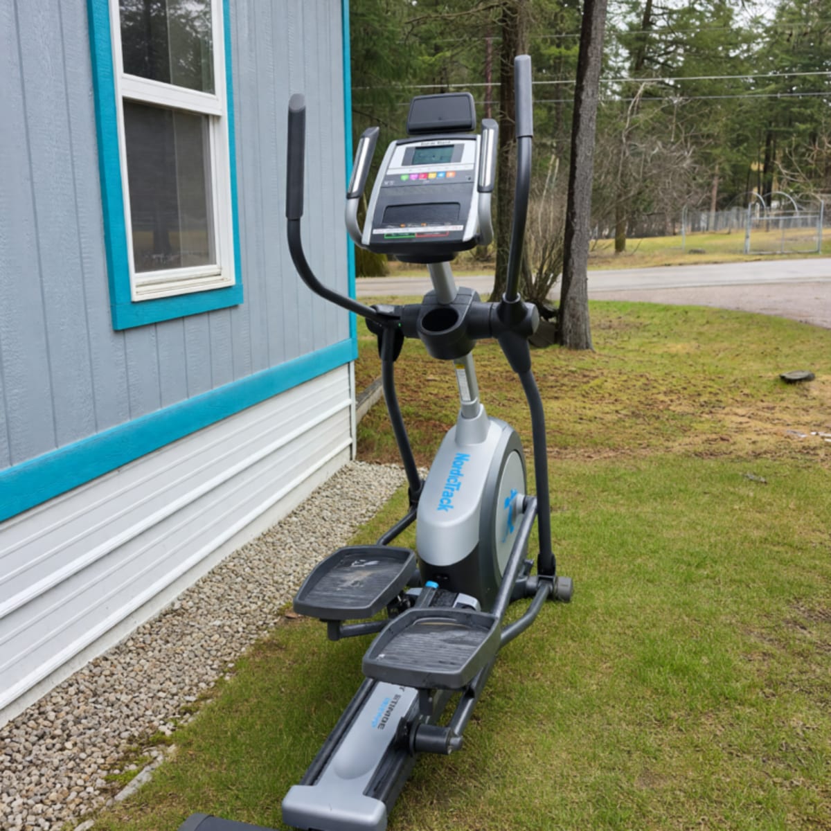 NordicTrack E 7.0 Z Elliptical – Like New, Interactive Display – Columbia Falls, MT