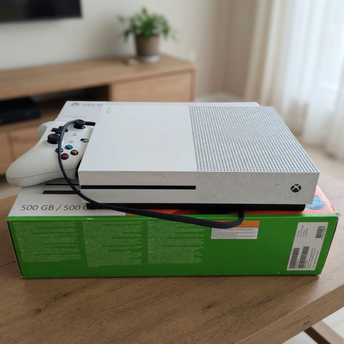 Xbox One S 500GB Console – Good Condition, White, 1 Controller – Crestview, FL