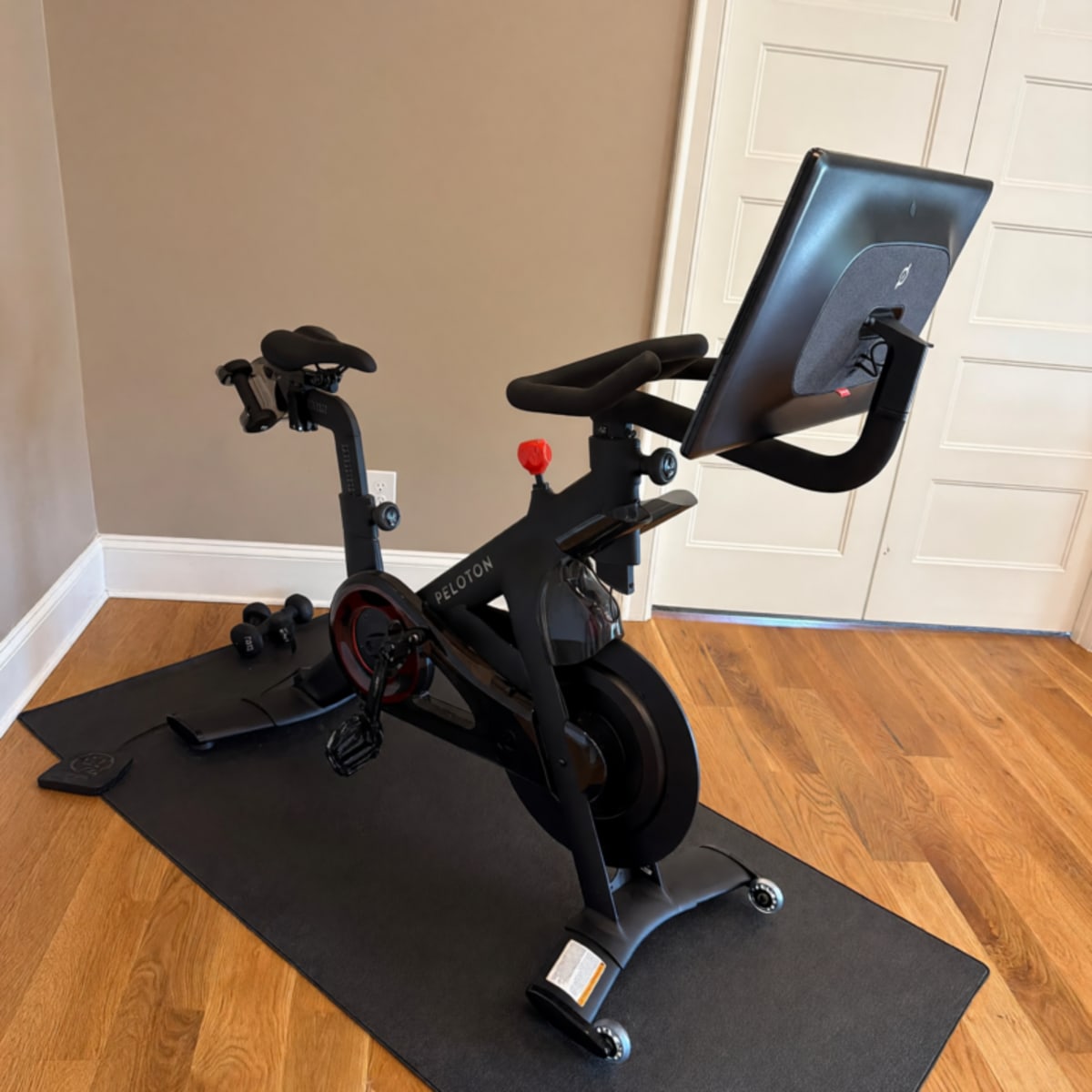 2021 Peloton Bike – Like New, 22-Inch Screen, 3lb Weights – Waxhaw, NC