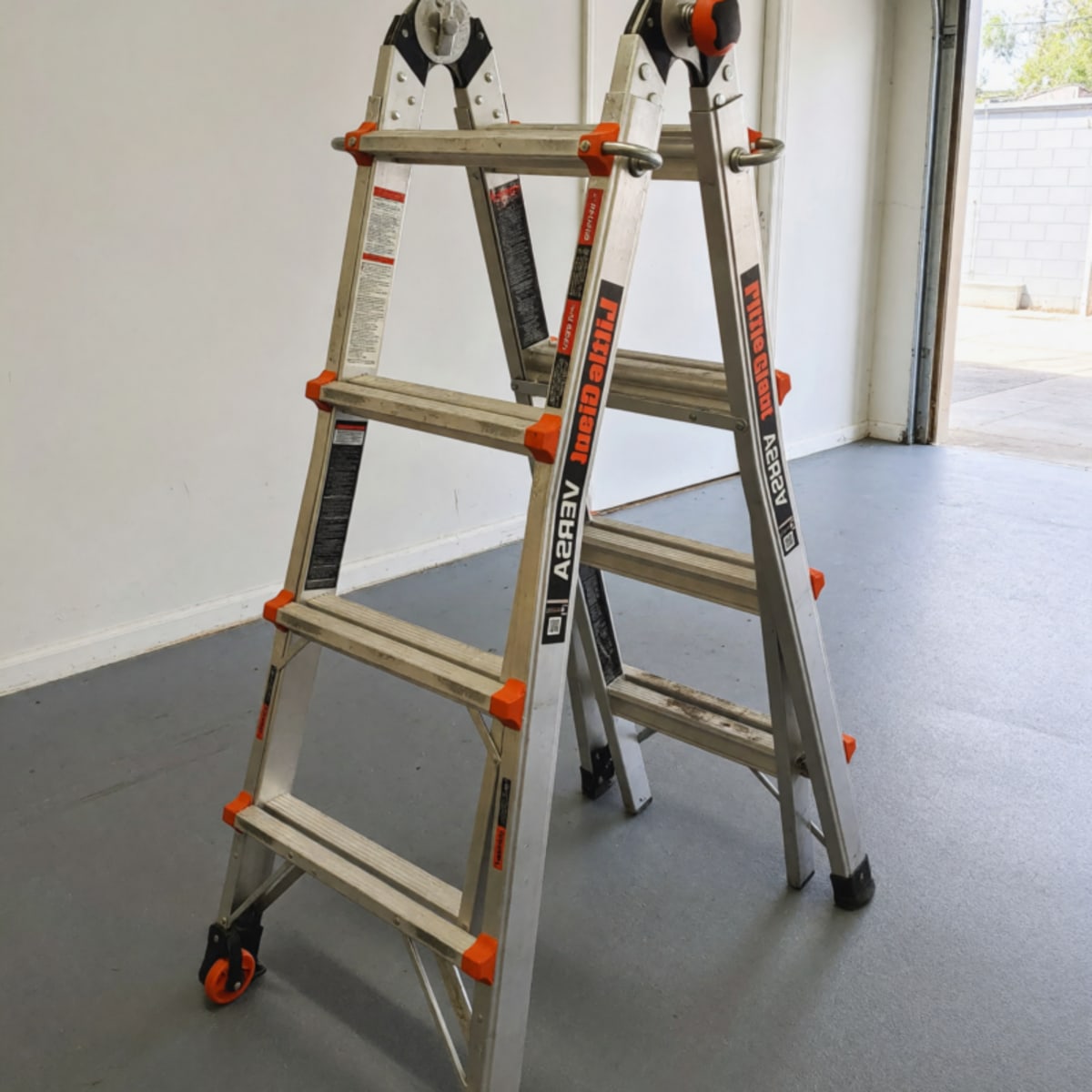 Little Giant Ladder – Good Condition, 4 Ft Height, 3000 Lbs Capacity – Oklahoma City, OK