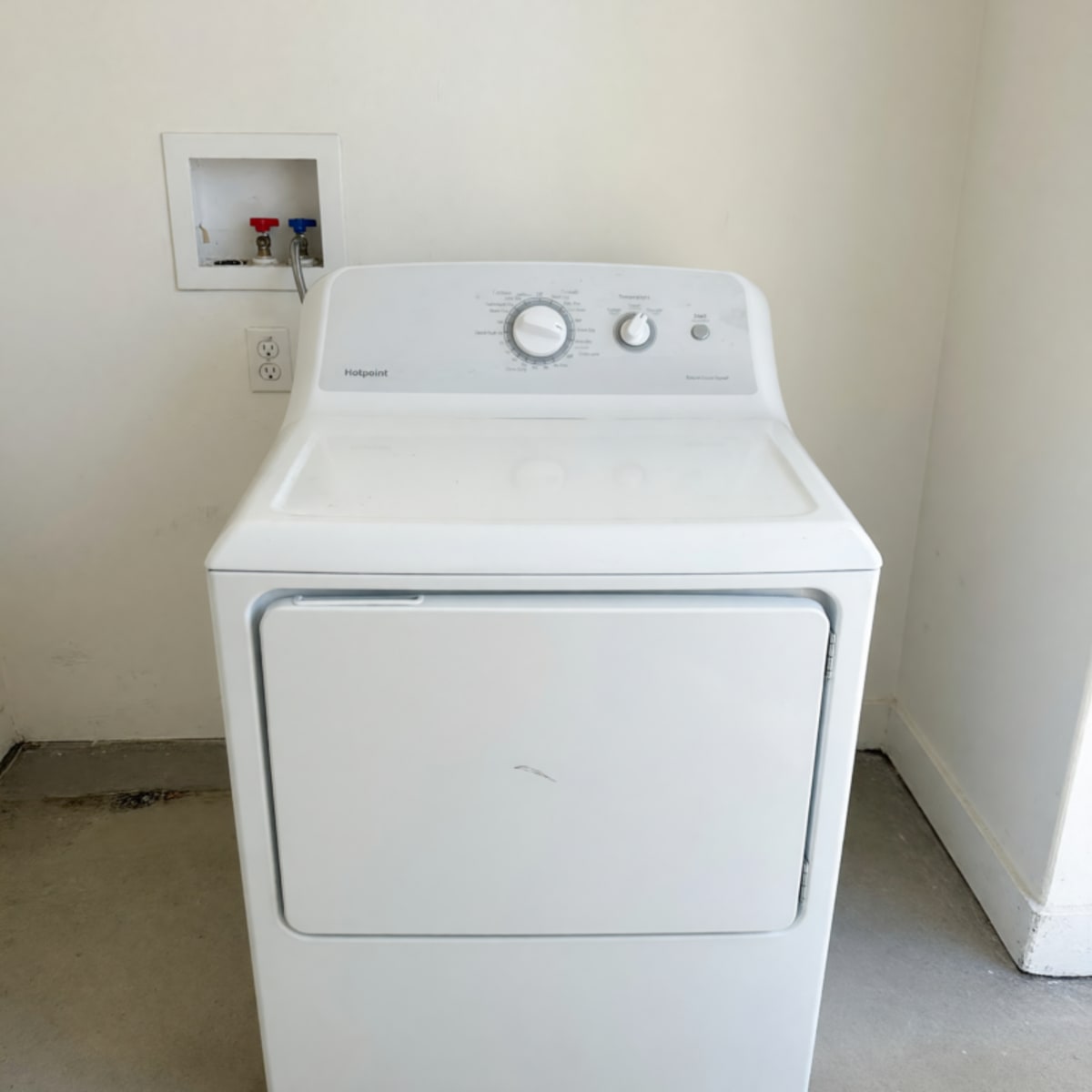 2024 Hotpoint Gas Dryer HTX26GASWWW – Good Condition, 6.2 Cu Ft – West Sacramento, CA