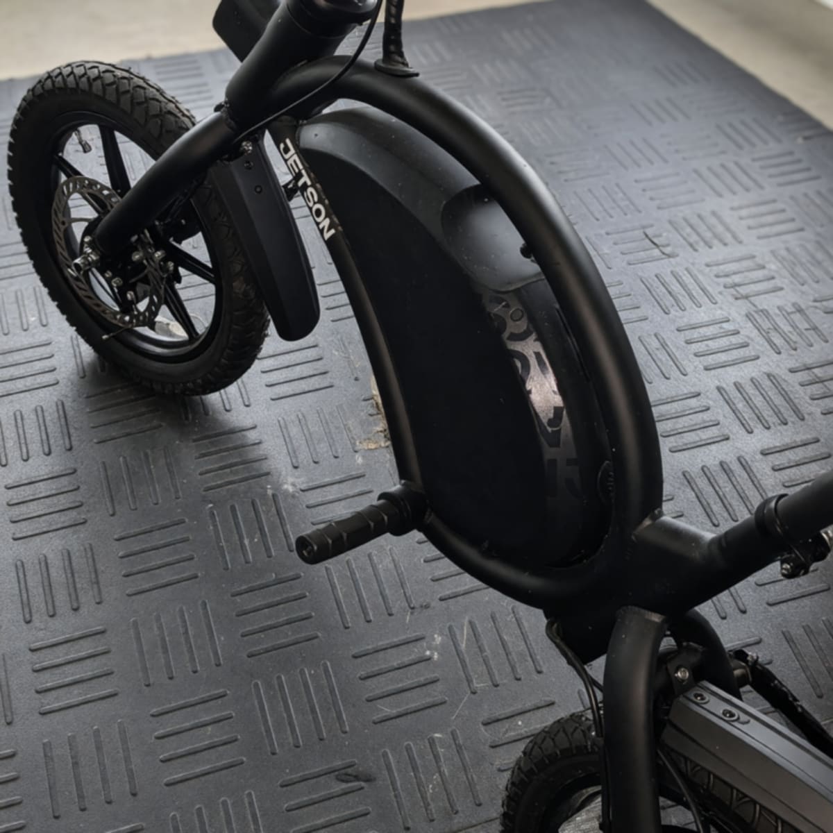 Jetson Bolt Pro E-Bike – Like New, 350W Motor, 15.5 Mph – Fort Myers, FL