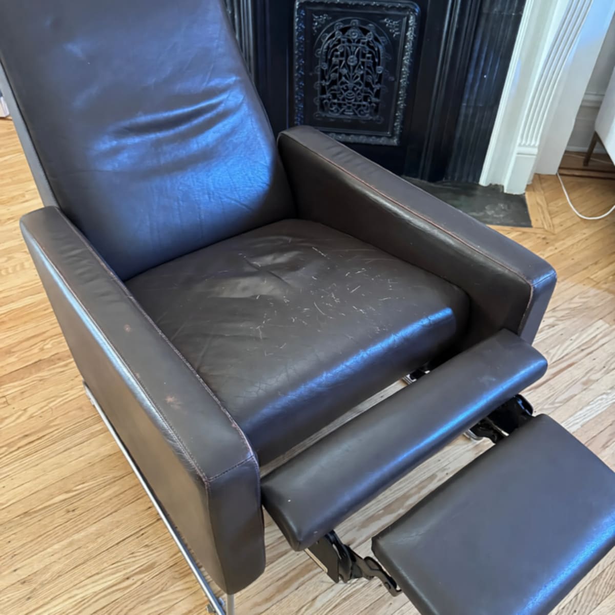 Design Within Reach Flight Recliner – Good Condition, Brown Leather – Brooklyn, NY